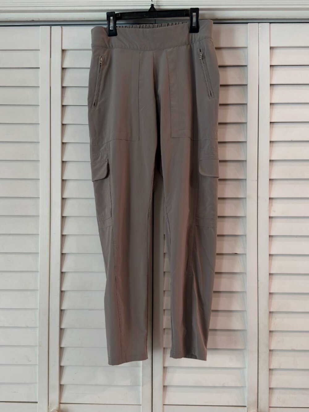 Athleta Chelsea Featherweight Cargo Pants - Size 4